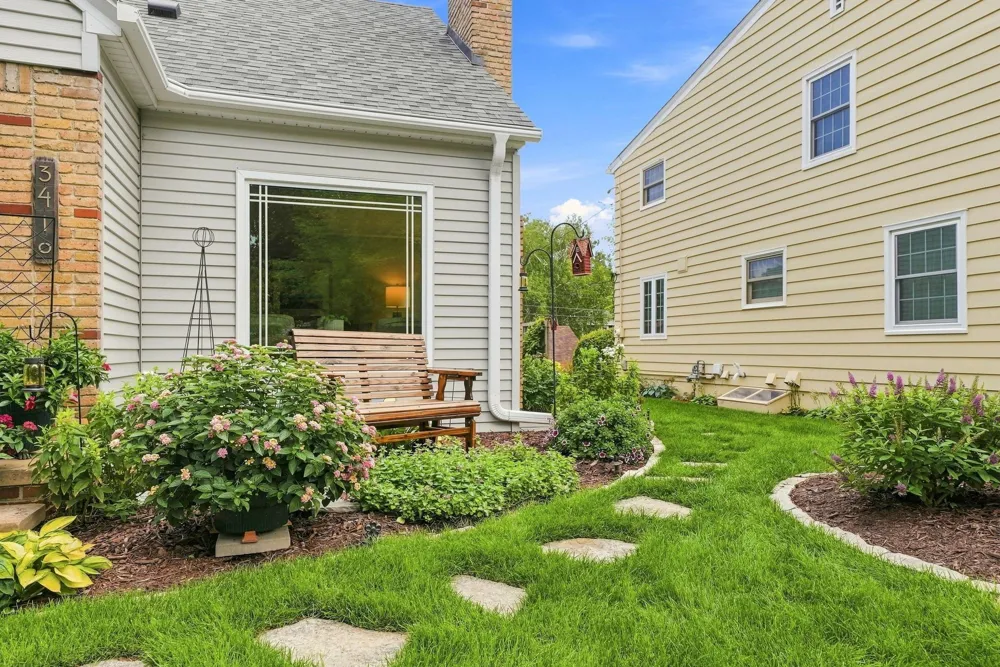3410 Zenith Avenue Robbinsdale, MN 55422
