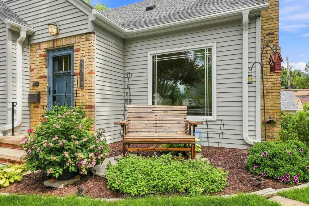 3410 Zenith Avenue Robbinsdale, MN 55422