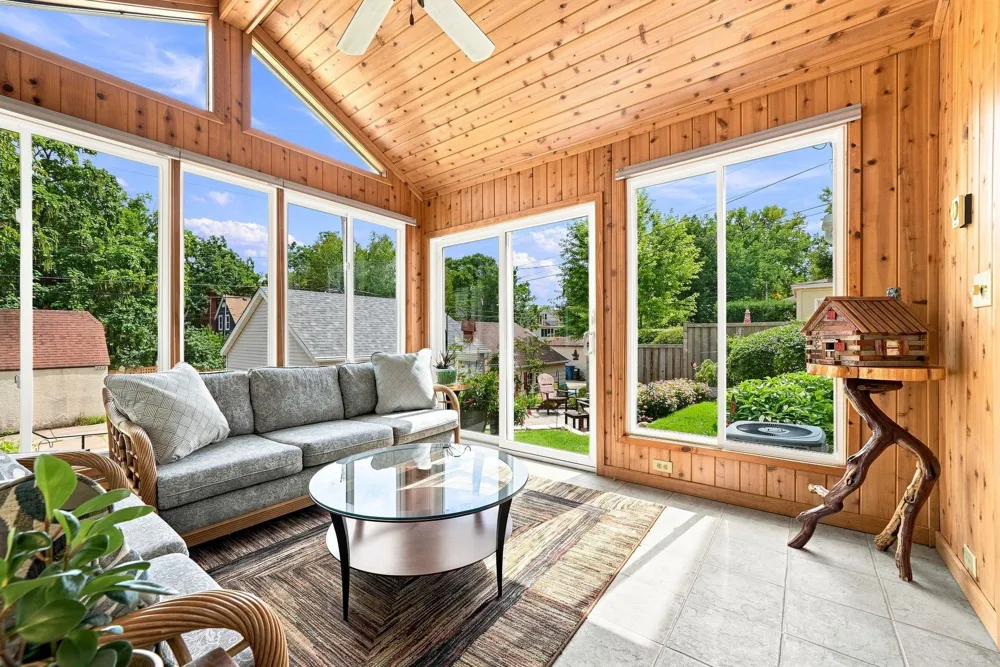 3410 Zenith Avenue Robbinsdale, MN 55422