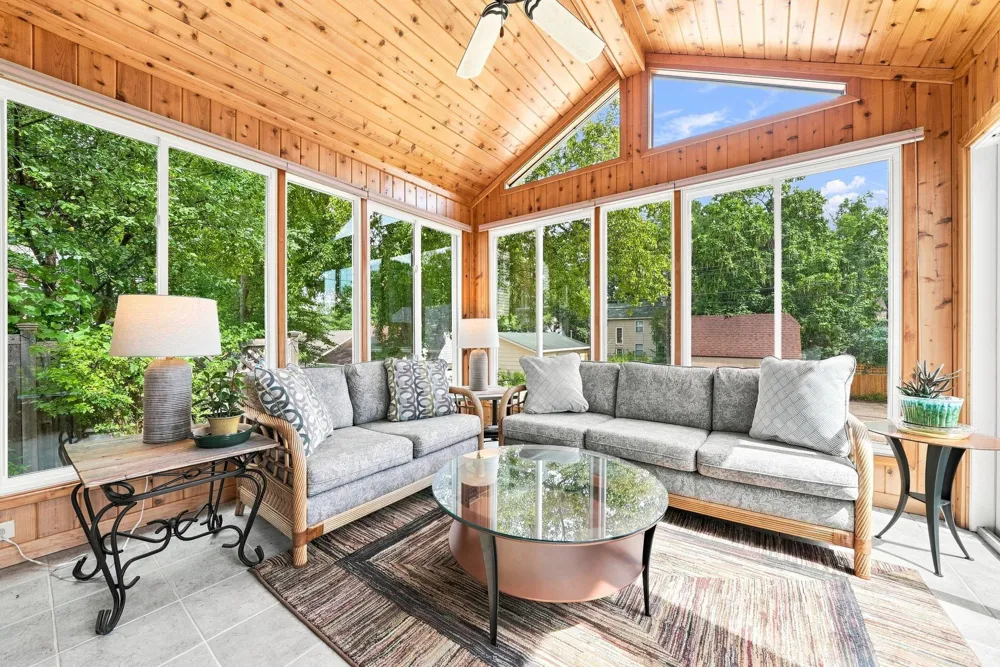 3410 Zenith Avenue Robbinsdale, MN 55422