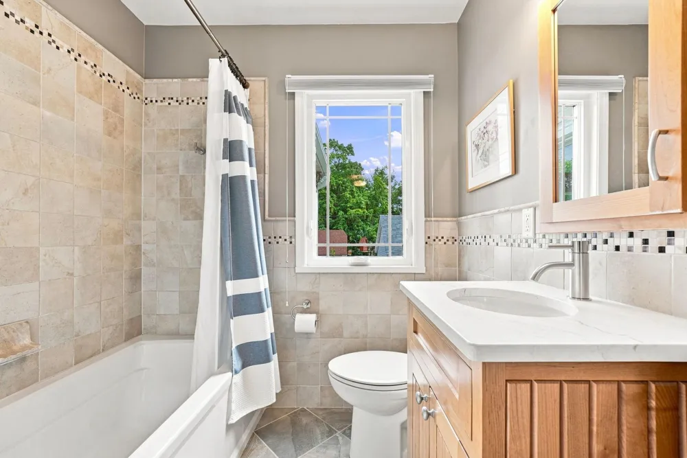3410 Zenith Avenue Robbinsdale, MN 55422