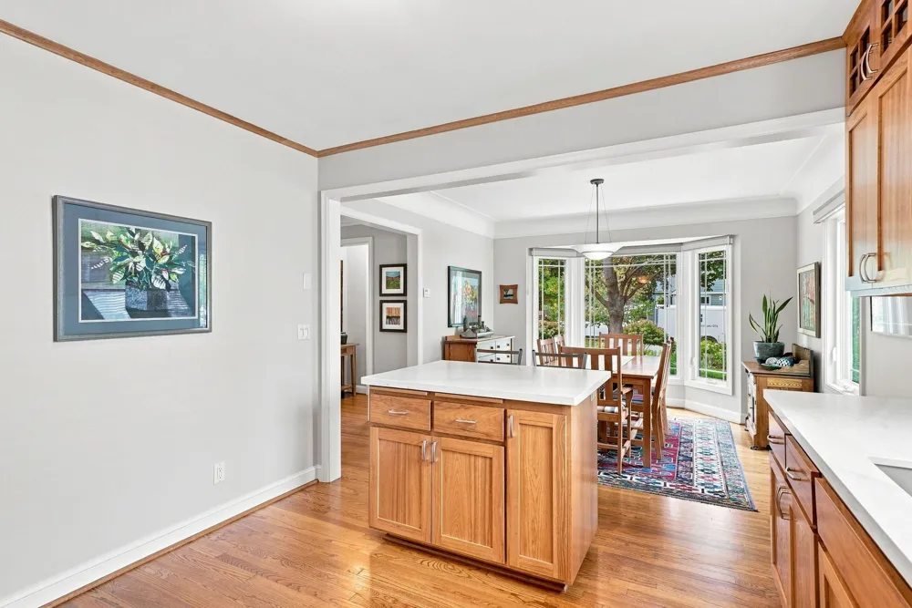 3410 Zenith Avenue Robbinsdale, MN 55422