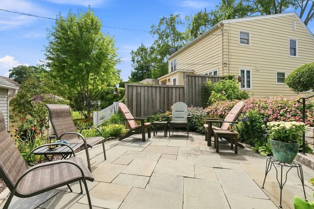 3410 Zenith Avenue Robbinsdale, MN 55422