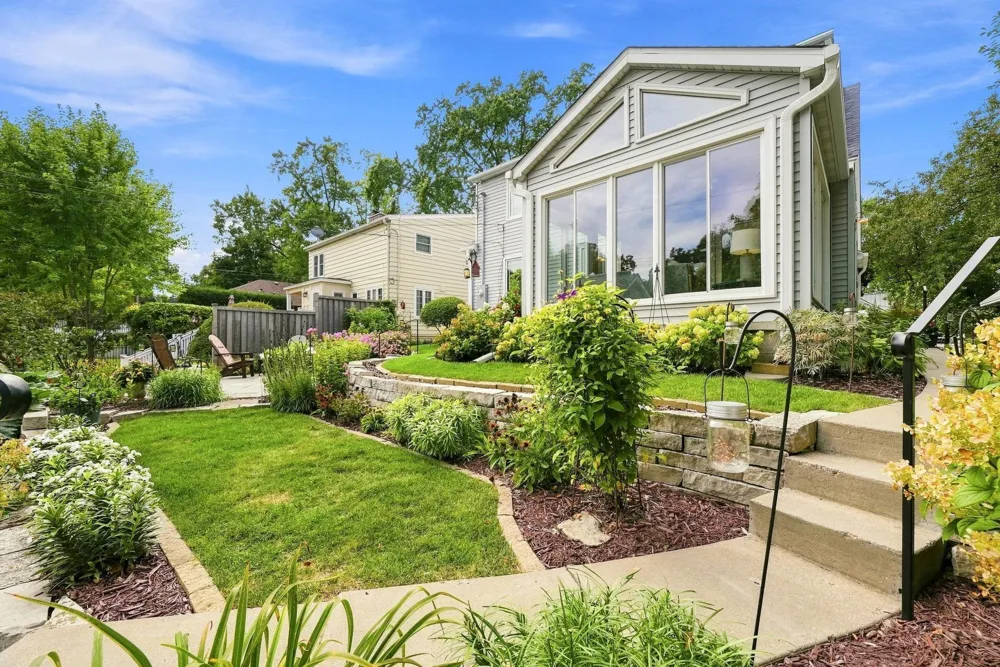 3410 Zenith Avenue Robbinsdale, MN 55422