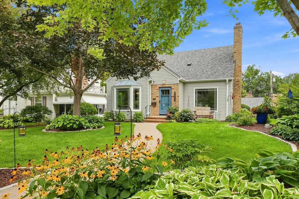 3410 Zenith Avenue Robbinsdale, MN 55422