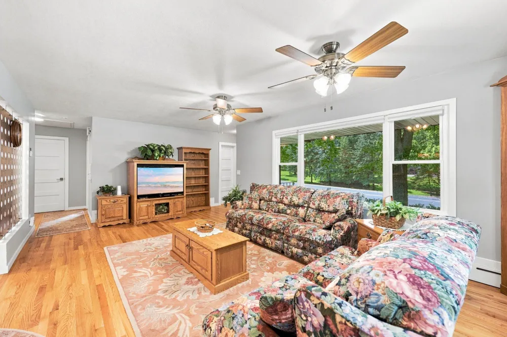 205 Lake Street SW Hutchinson, MN 55350