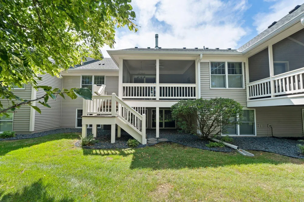 2996 Highcourte Roseville, MN 55113