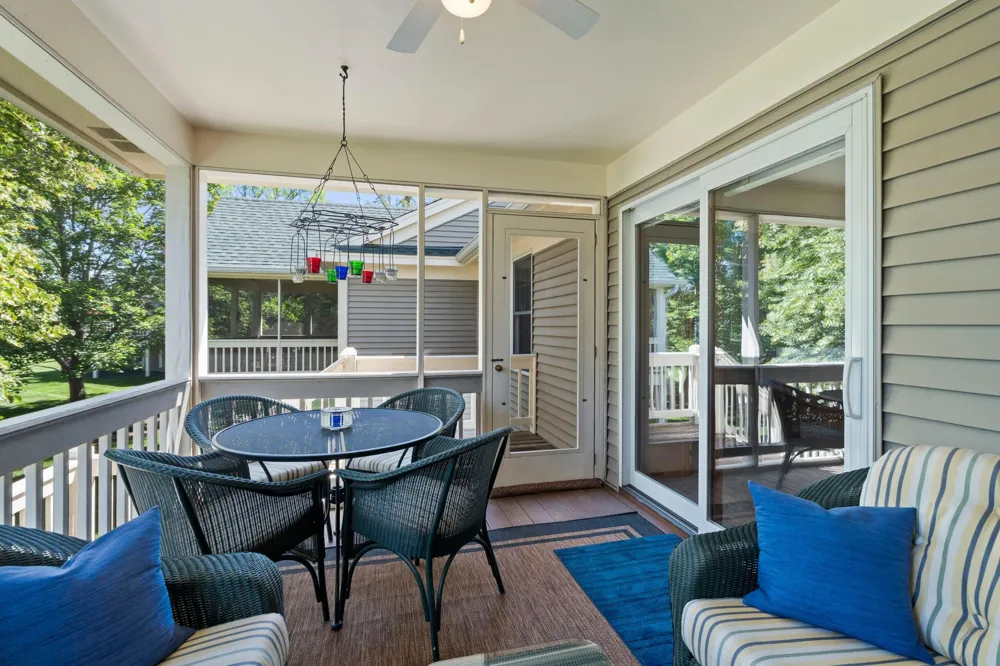 2996 Highcourte Roseville, MN 55113