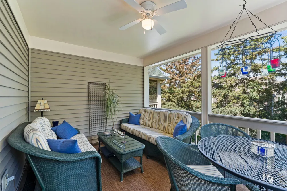2996 Highcourte Roseville, MN 55113