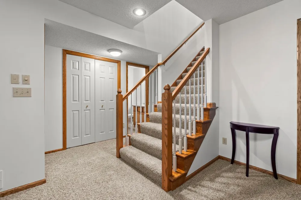 2996 Highcourte Roseville, MN 55113