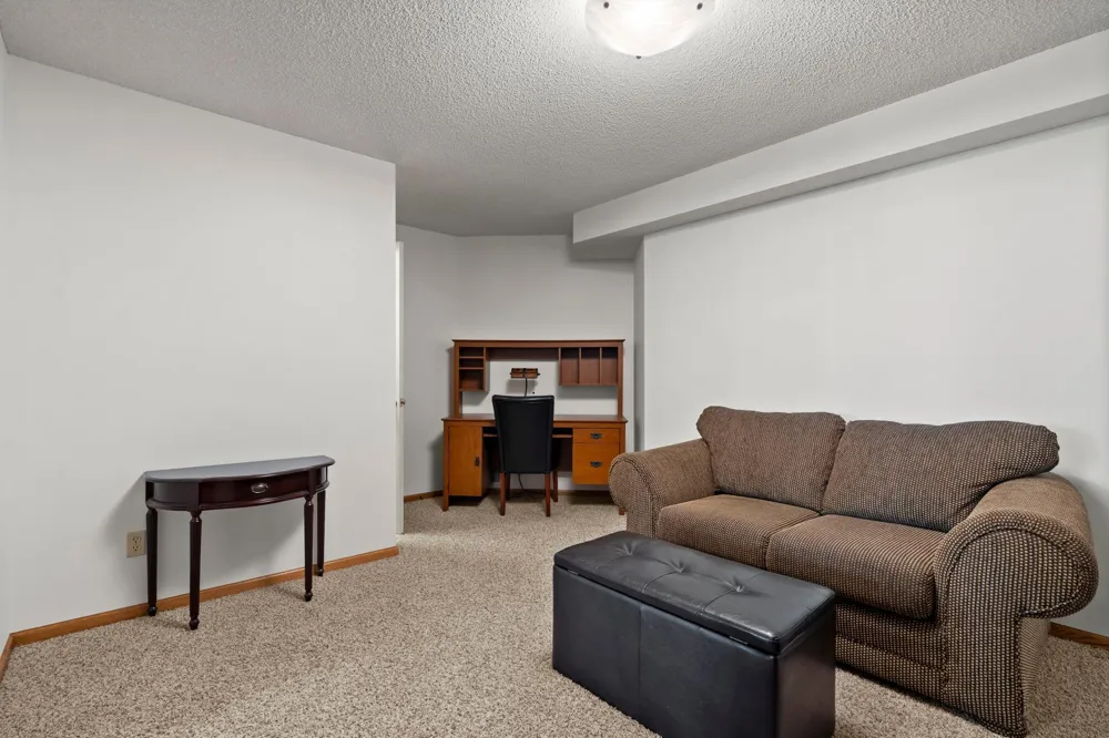 2996 Highcourte Roseville, MN 55113