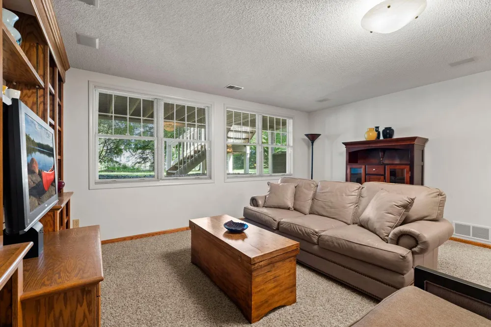 2996 Highcourte Roseville, MN 55113