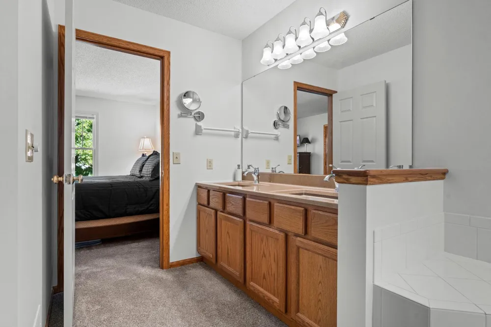 2996 Highcourte Roseville, MN 55113