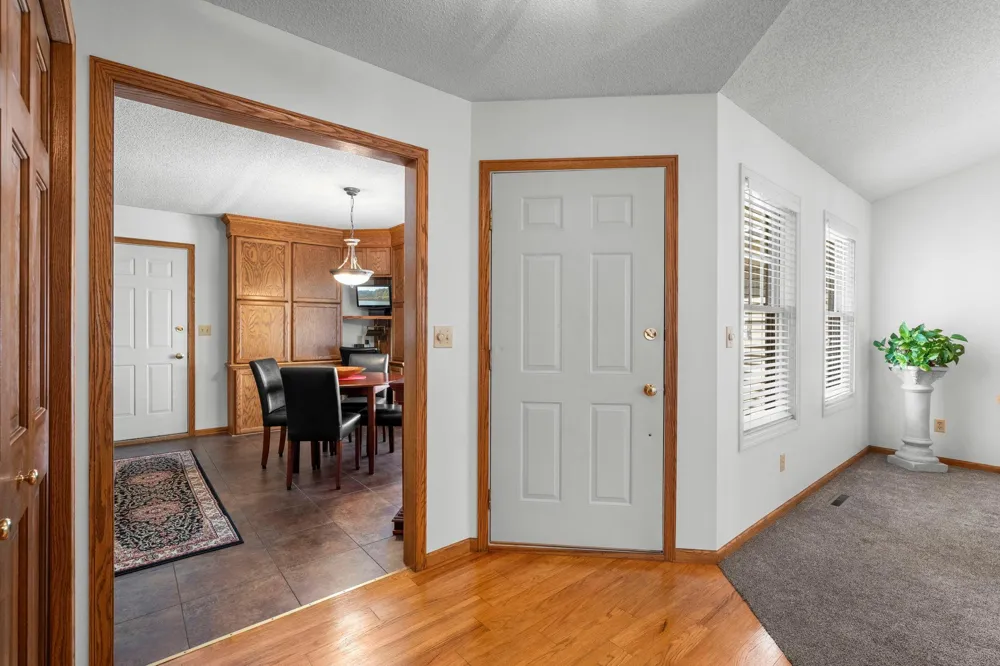2996 Highcourte Roseville, MN 55113