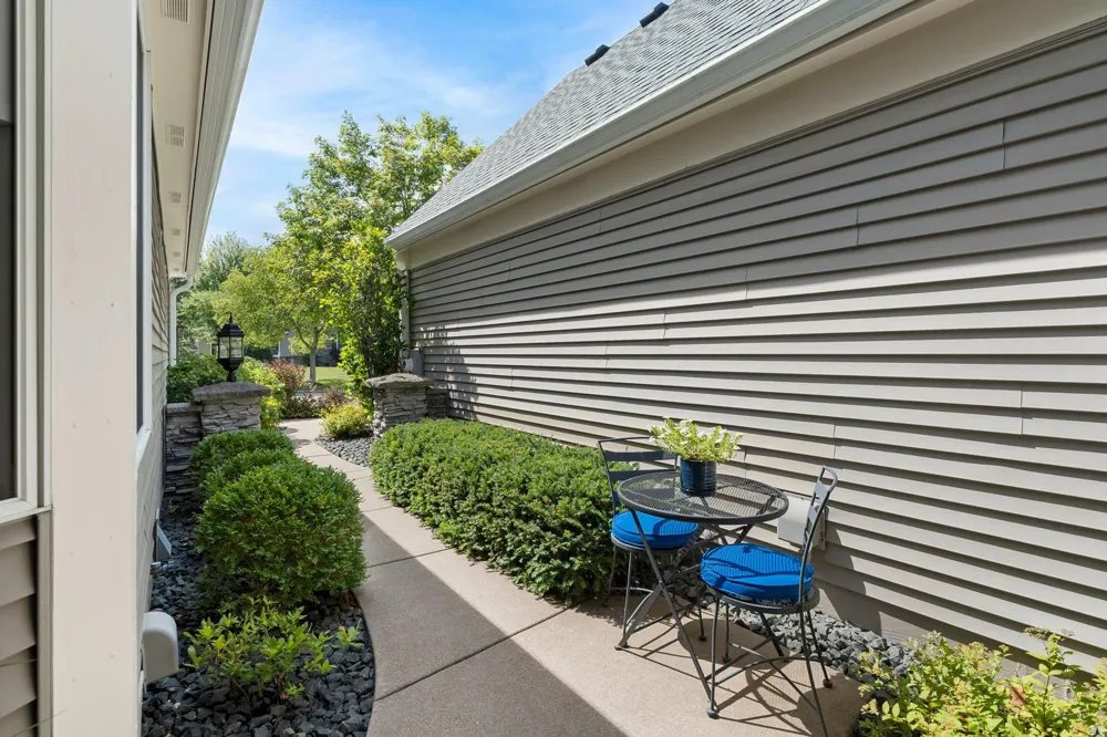 2996 Highcourte Roseville, MN 55113