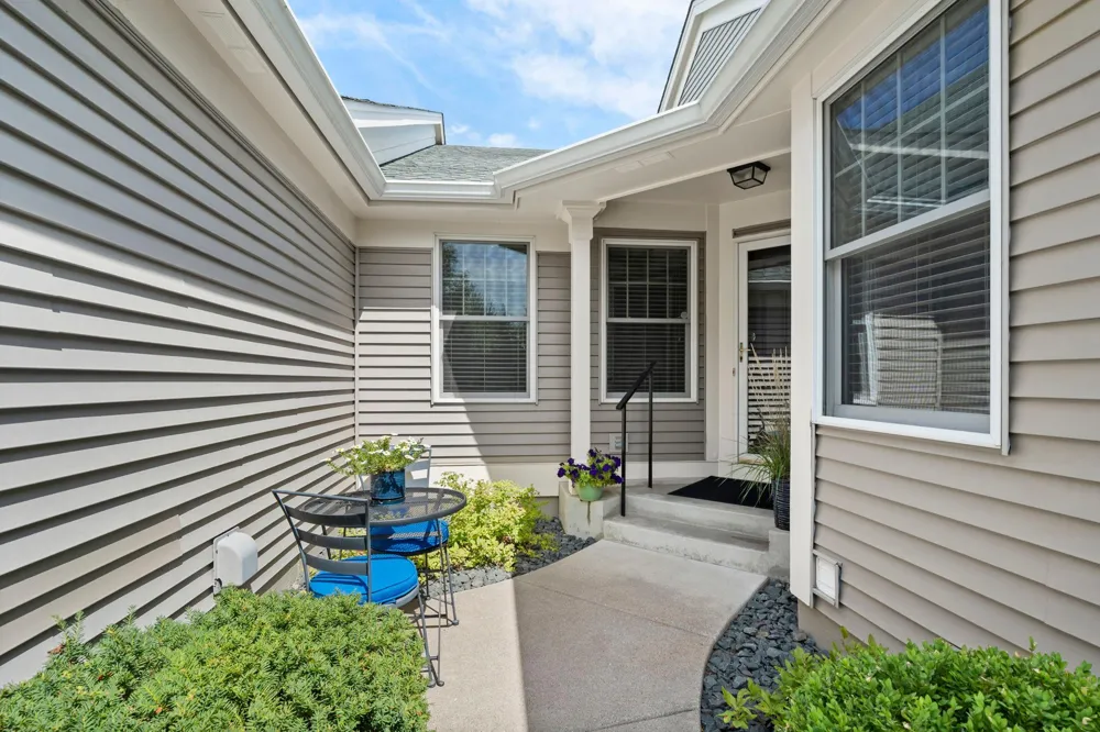 2996 Highcourte Roseville, MN 55113