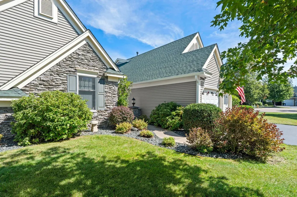 2996 Highcourte Roseville, MN 55113