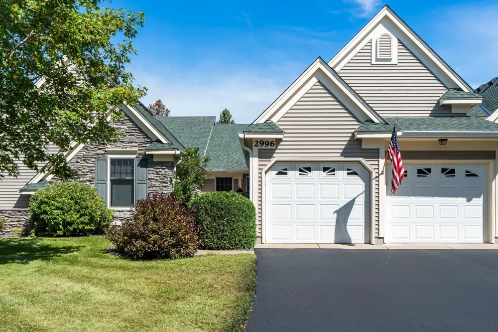 2996 Highcourte Roseville, MN 55113
