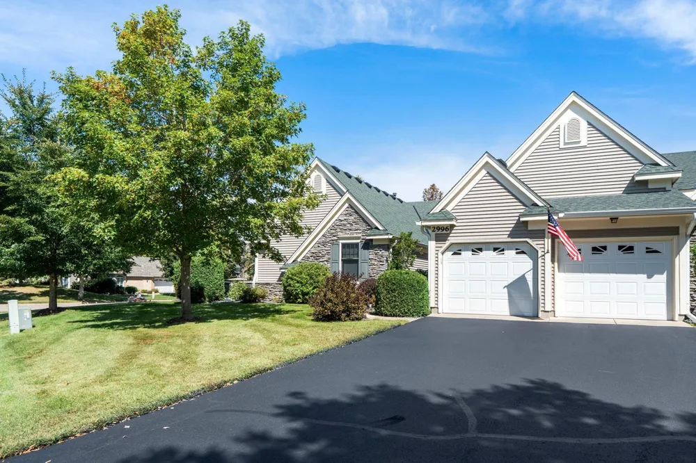 2996 Highcourte Roseville, MN 55113