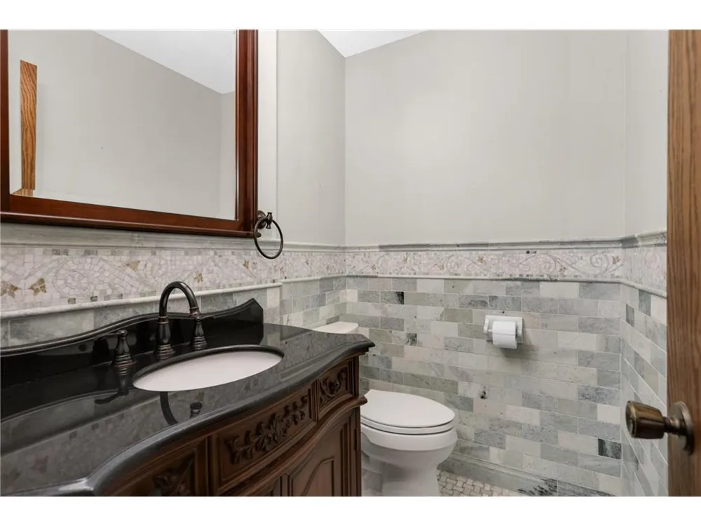 10250 Berkshire Road Bloomington, MN 55437