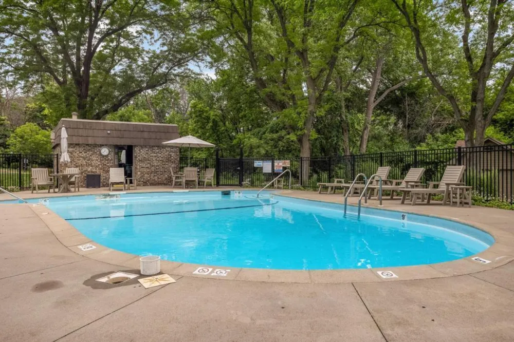 10250 Berkshire Road Bloomington, MN 55437
