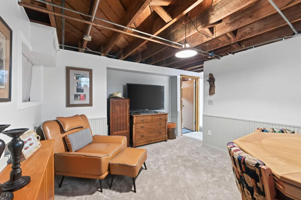 1947 Portland Avenue Saint Paul, MN 55104