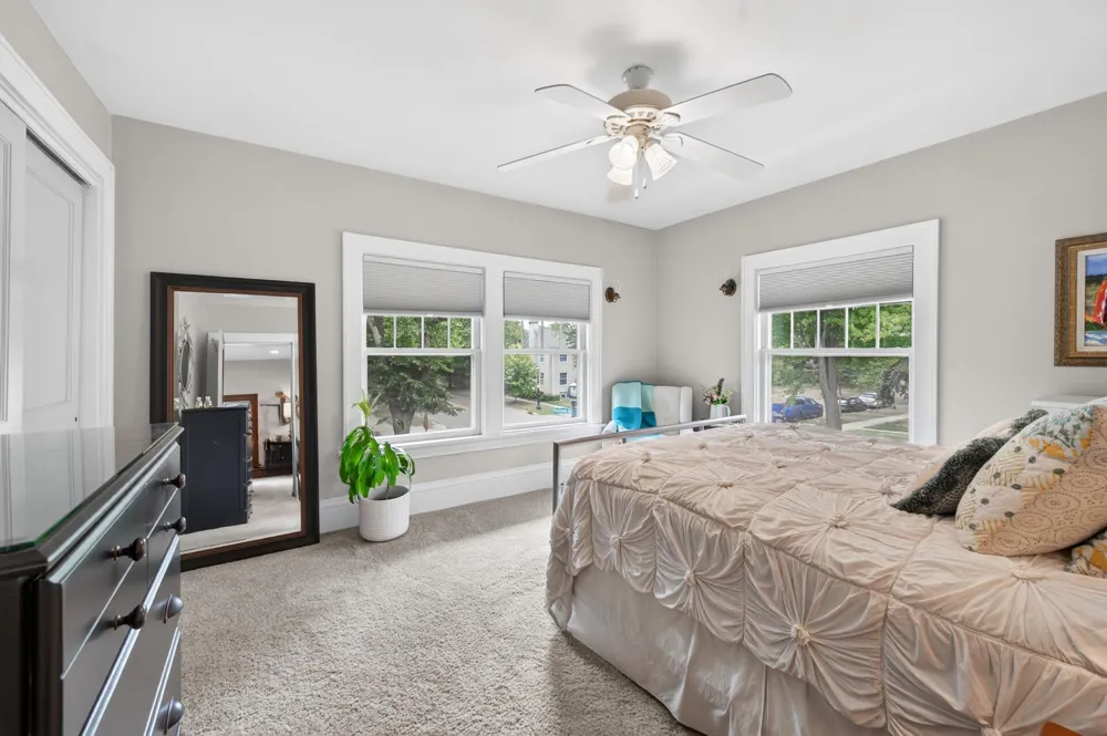 1947 Portland Avenue Saint Paul, MN 55104