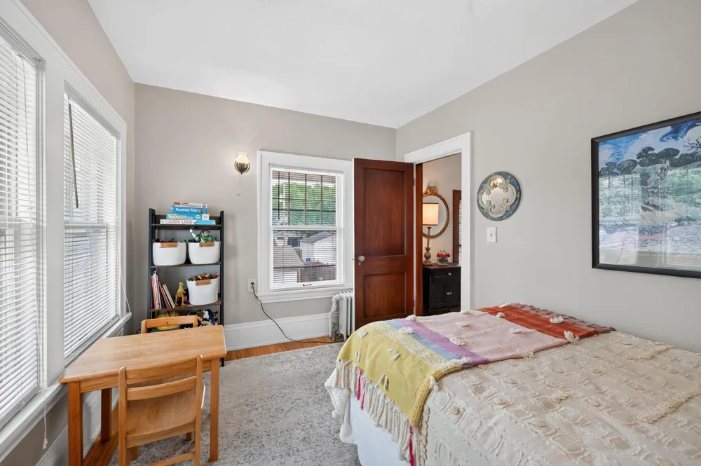 1947 Portland Avenue Saint Paul, MN 55104