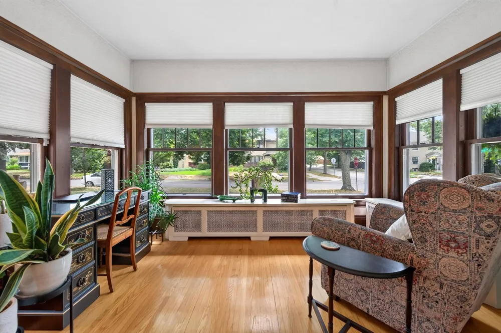 1947 Portland Avenue Saint Paul, MN 55104