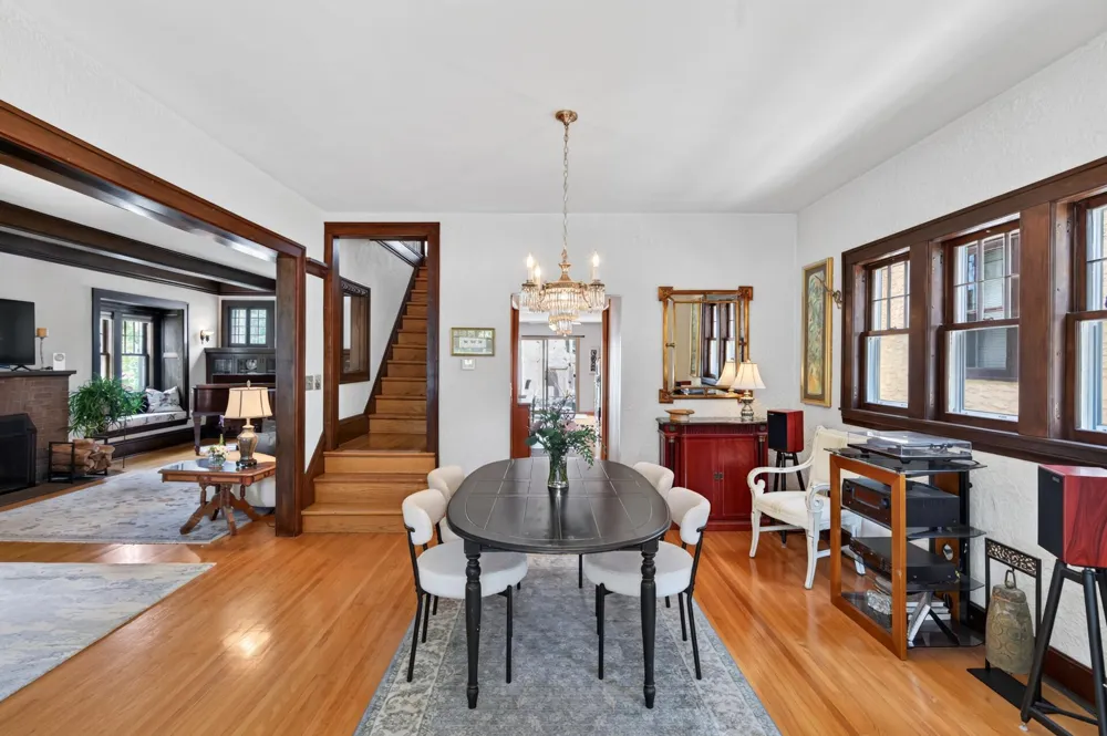 1947 Portland Avenue Saint Paul, MN 55104