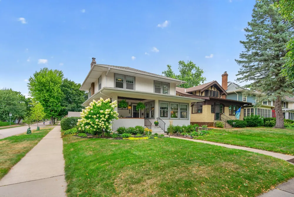 1947 Portland Avenue Saint Paul, MN 55104