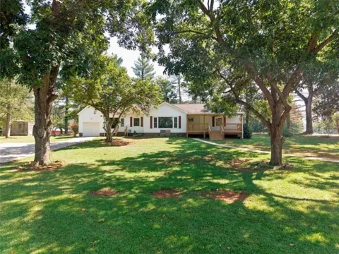 8 Perry Farm Road