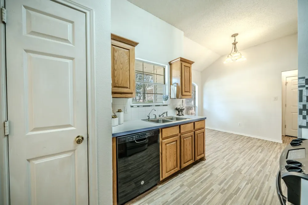 32 Atlantic Avenue Midlothian, TX 76065