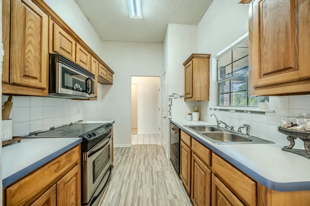32 Atlantic Avenue Midlothian, TX 76065