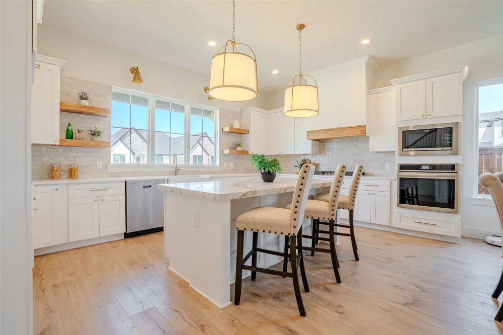 924 Claystone Ridge Drive Fort Worth, TX 76028