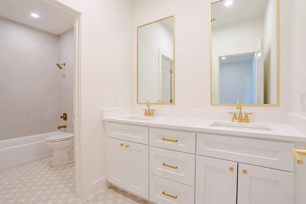 924 Claystone Ridge Drive Fort Worth, TX 76028