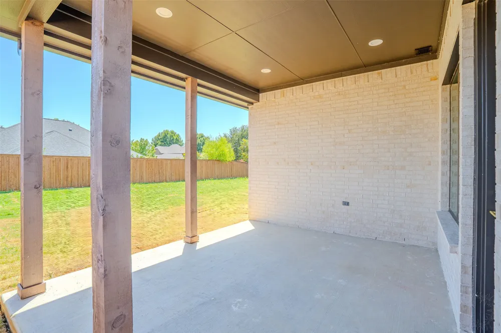 924 Claystone Ridge Drive Fort Worth, TX 76028