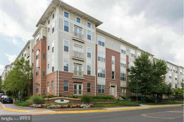 2765 CENTERBORO DRIVE #348 Vienna, VA 22181