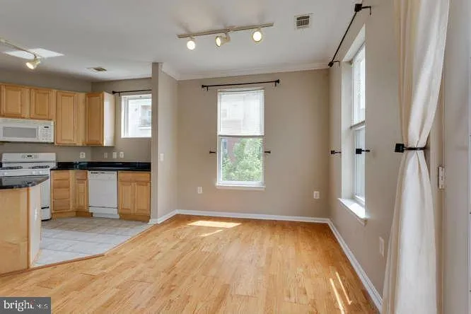 2765 CENTERBORO DRIVE #348 Vienna, VA 22181