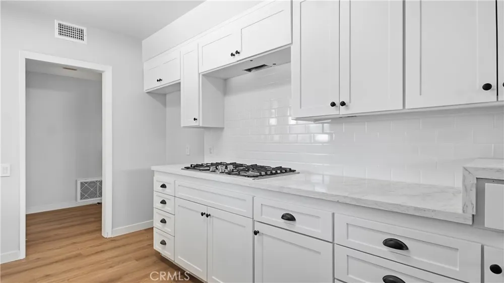11357 Orcas Lakeview Terrace, CA 91342