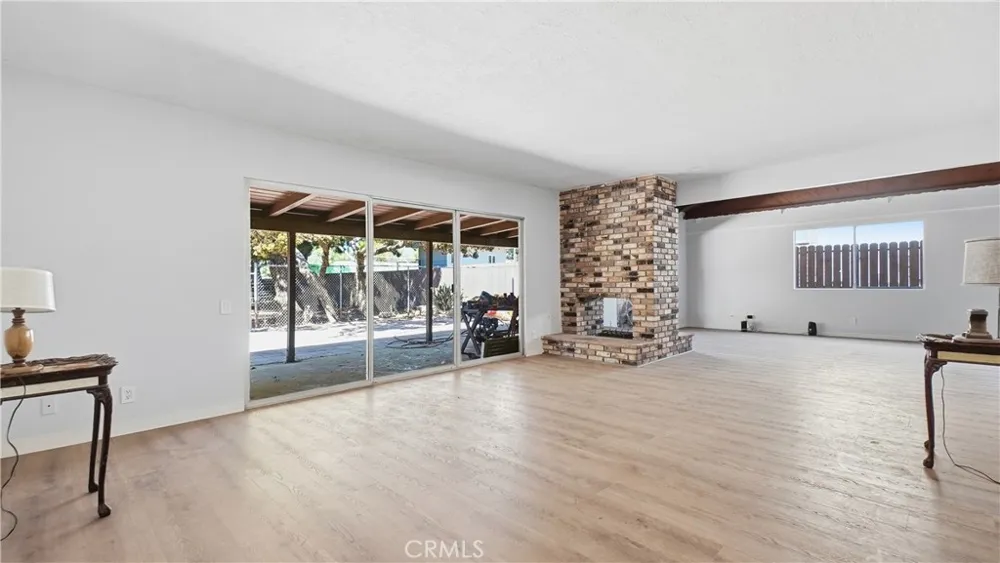 11357 Orcas Lakeview Terrace, CA 91342