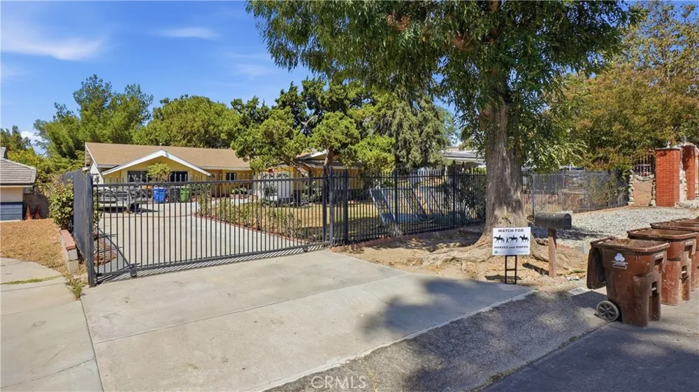 11357 Orcas Lakeview Terrace, CA 91342