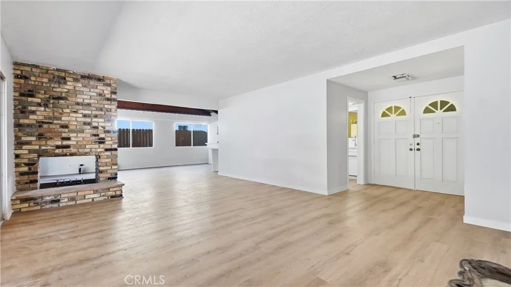 11357 Orcas Lakeview Terrace, CA 91342
