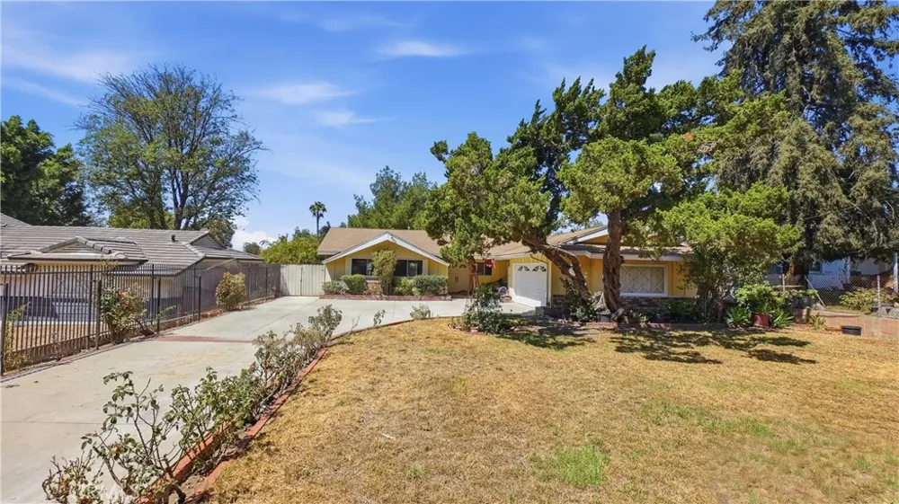 11357 Orcas Lakeview Terrace, CA 91342