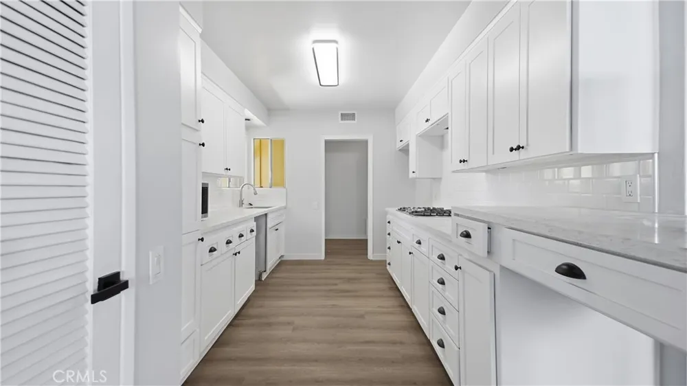 11357 Orcas Lakeview Terrace, CA 91342
