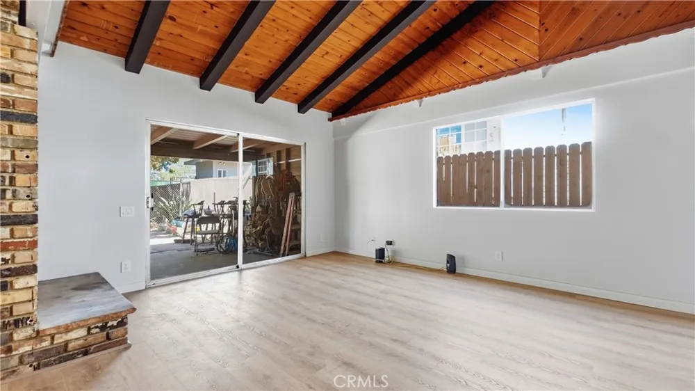 11357 Orcas Lakeview Terrace, CA 91342