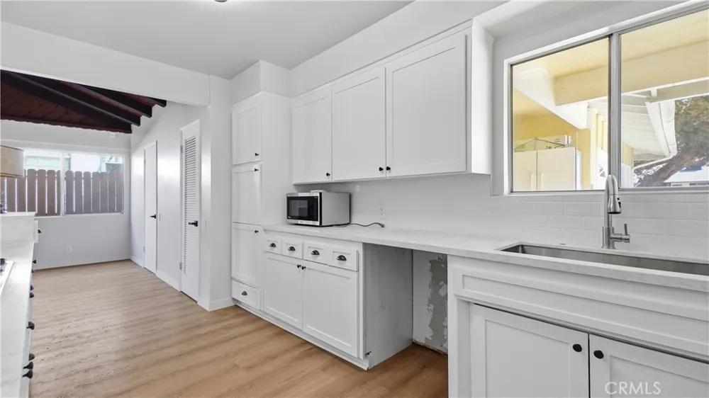 11357 Orcas Lakeview Terrace, CA 91342