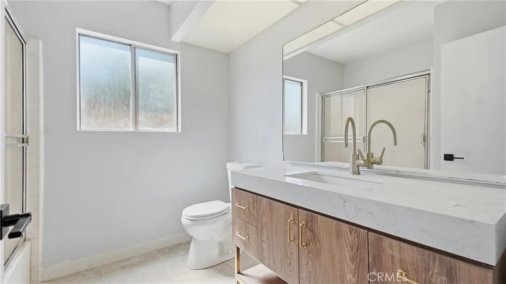 11357 Orcas Lakeview Terrace, CA 91342