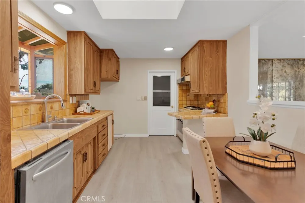 1534 Wallace Street Simi Valley, CA 93065