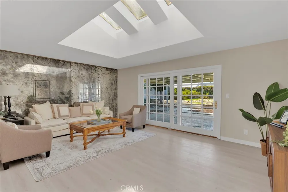 1534 Wallace Street Simi Valley, CA 93065